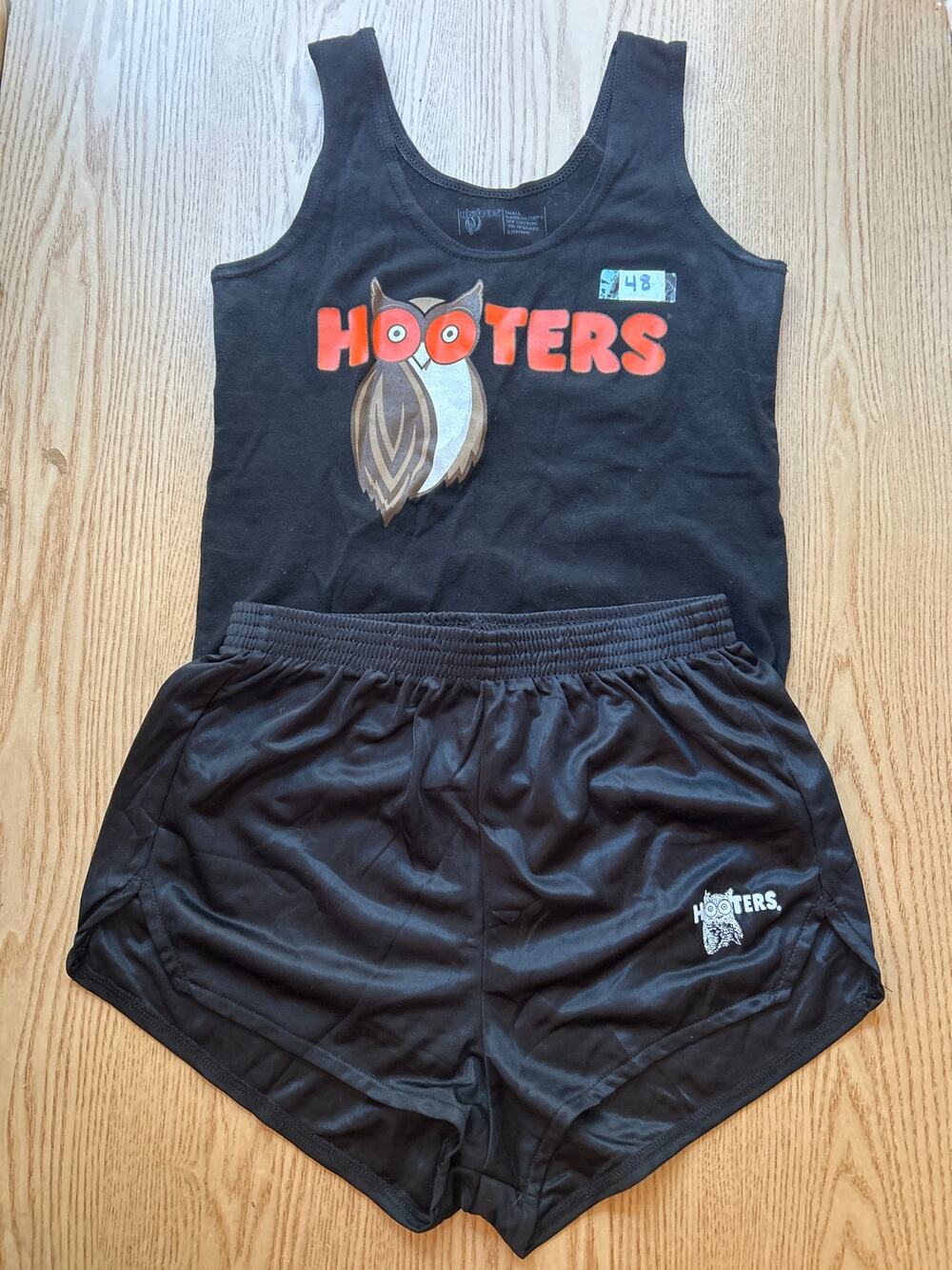 b1-48 New Womens 2pc Hooters Girl Uniform Tank & OG Shorts Small Waist 11.5-17”